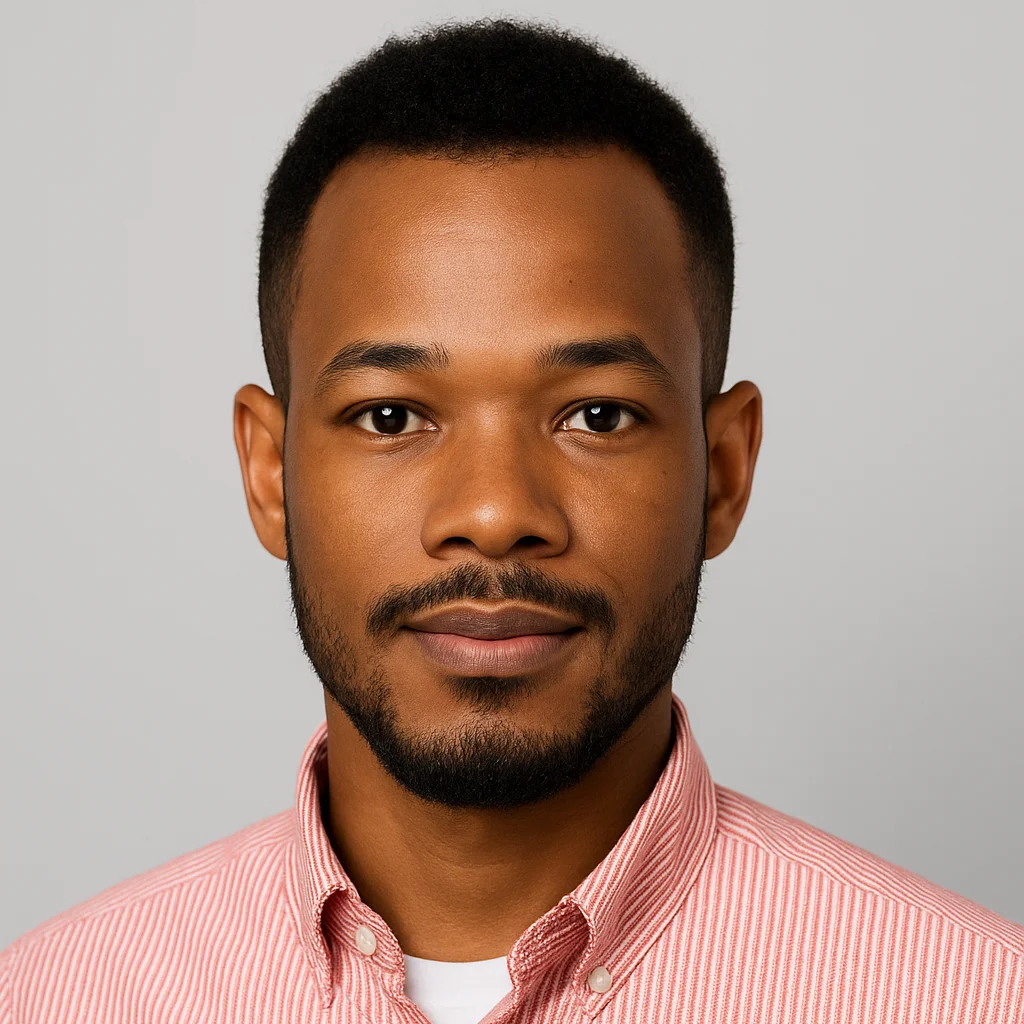 Elmidor Rodriguez, Founder and CEO of Elmidor Group, expert in automation, AI, and digital transformation.